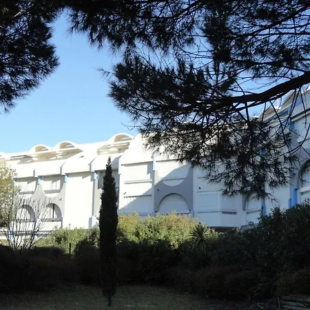 Climatise Proche Avec Parking Prive, Piscines Et Jardins D'enfants - Fr-1-307-258