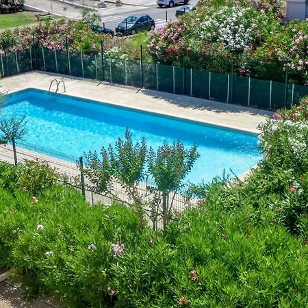 Climatise Proche Avec Parking Prive, Piscines Et Jardins D'enfants - Fr-1-307-258 *